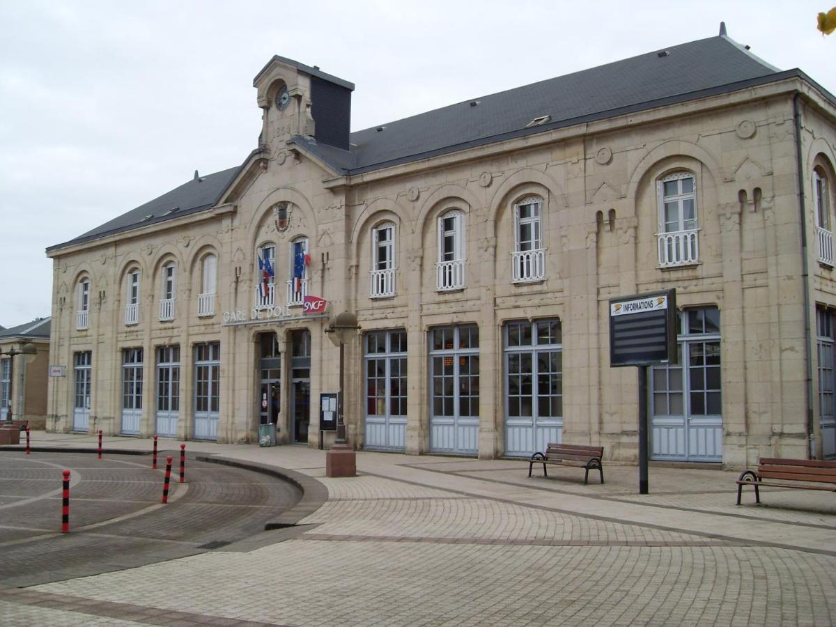 Le Relais De La Gare Hotel Dole Buitenkant foto
